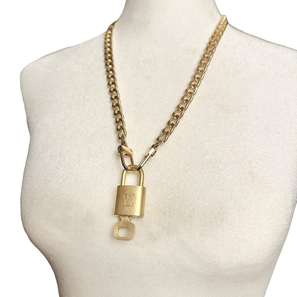 Authentic Louis Vuitton #344 Lock & Key Set on a 18K Gold Plated Chain Necklace - Picture 6 of 10